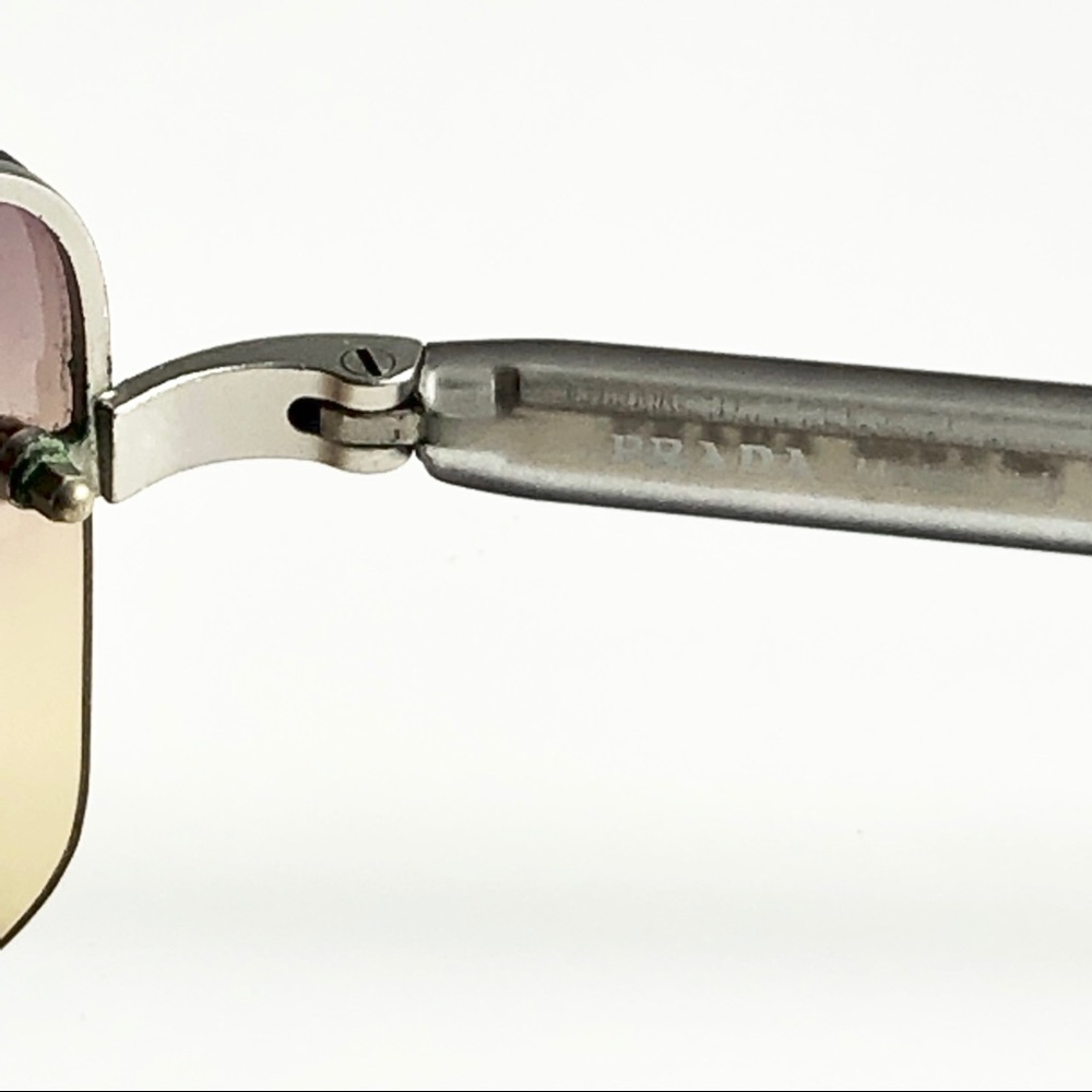 ❌SOLD❌ Prada Sunglasses - Picture 4 of 5